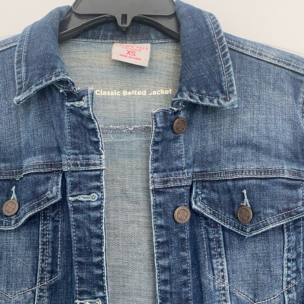 Laurie Felt Classic Belted Blue Denim Jacket - Picture 4 of 6
